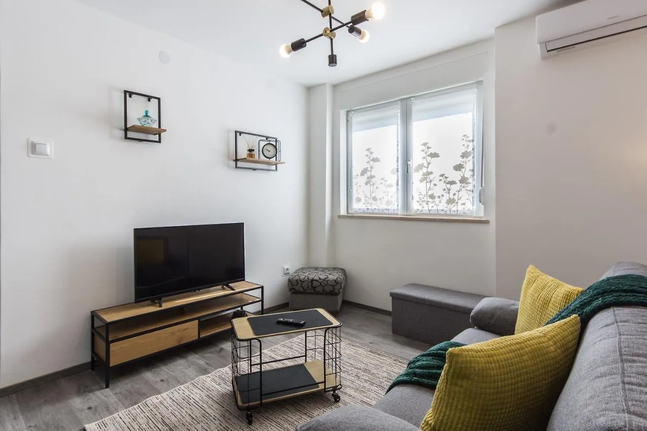 Apartment Retiro Pula