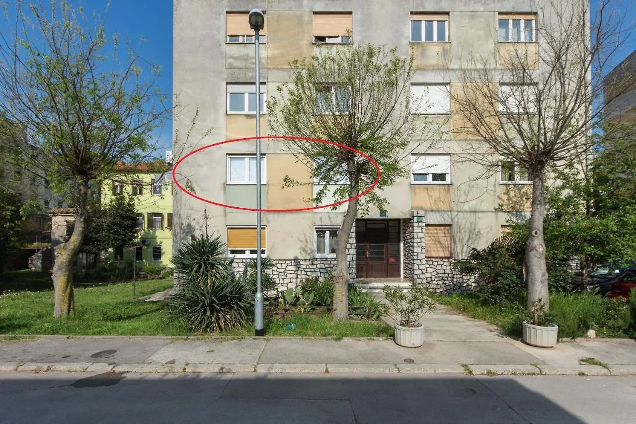 Apartment Retiro Πούλα